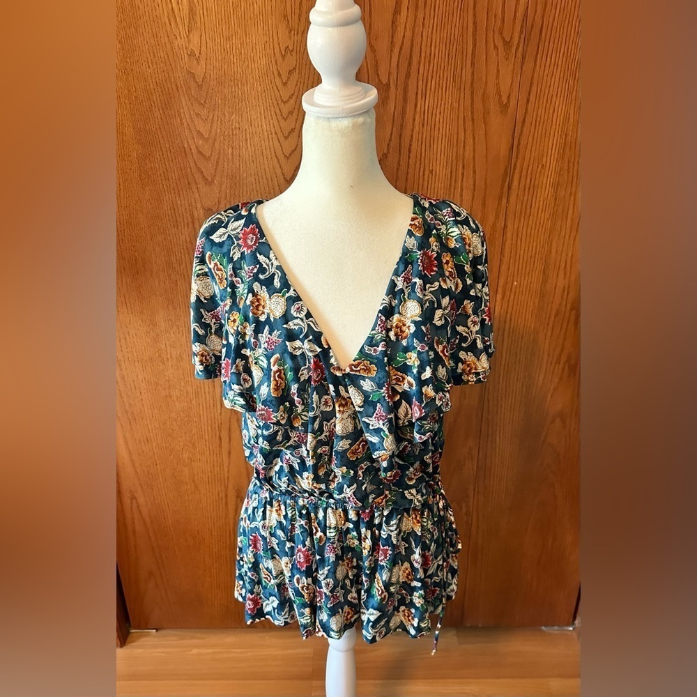 NWT Lauren Ralph Lauren Womens Size Medium Soft Jersey Top Floral Pattern